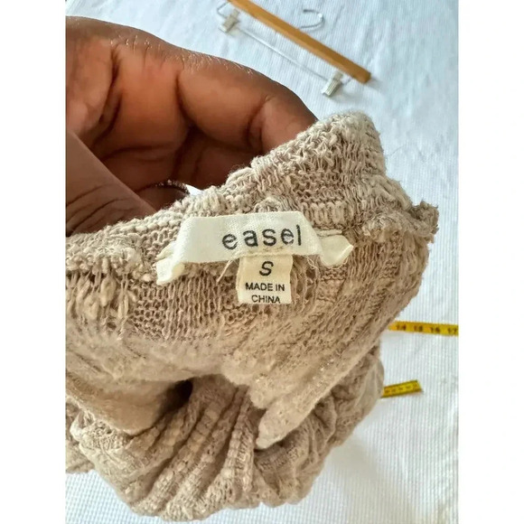 Easel Womens Knitted Off The Shoulder Ruffle Knitted Top Romantic Boho SIZE S - Picture 3 of 7